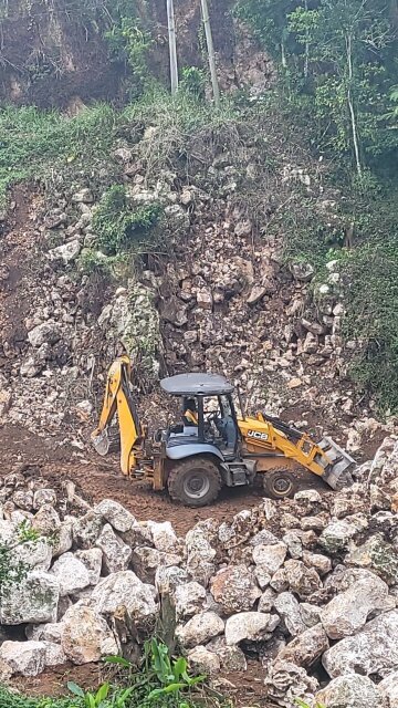 Backhoe 6-8hrs Daily Rental