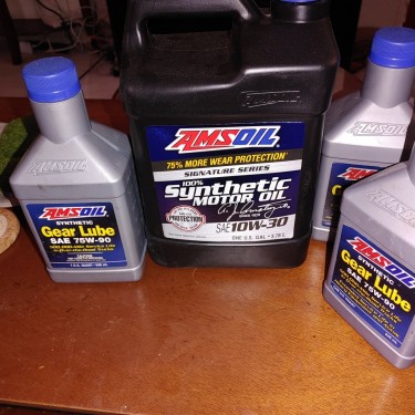 Amsoil Signature Synthetic Oil 10W-30
