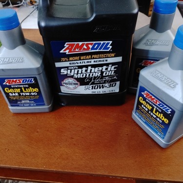 Amsoil Signature Synthetic Oil 10W-30