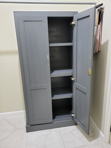 Storage Cabinet/Armoire