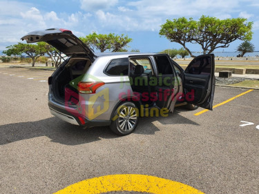2019 Mitsubishi Outlander - High Spec Verson