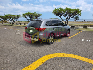 2019 Mitsubishi Outlander - High Spec Verson