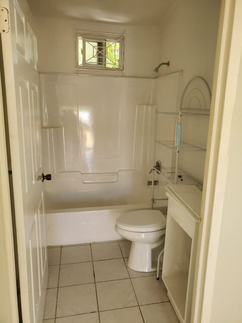 1 Bedroom House