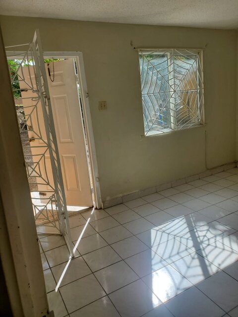 1 Bedroom House