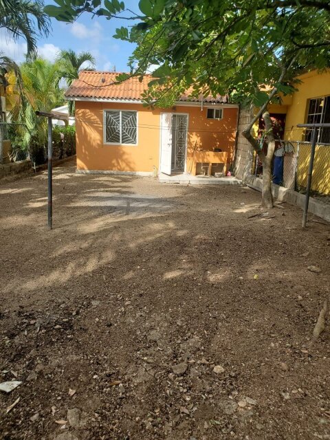 1 Bedroom House