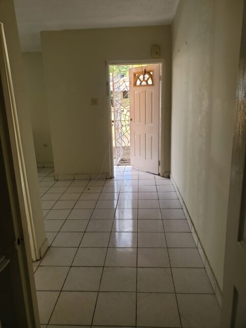 1 Bedroom House