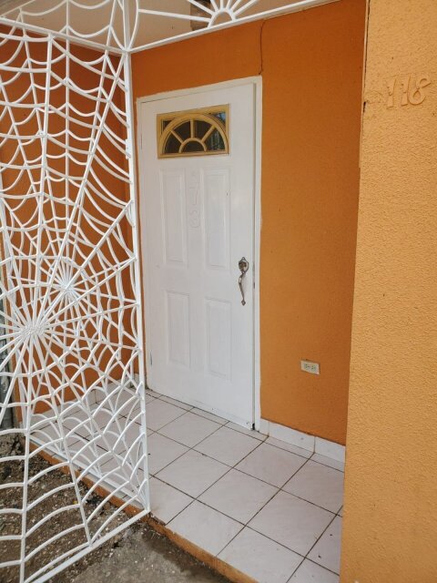 1 Bedroom House