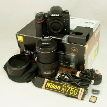 Nikon D750 24.3MP DSLR Camera & DX VR 24-120mm 