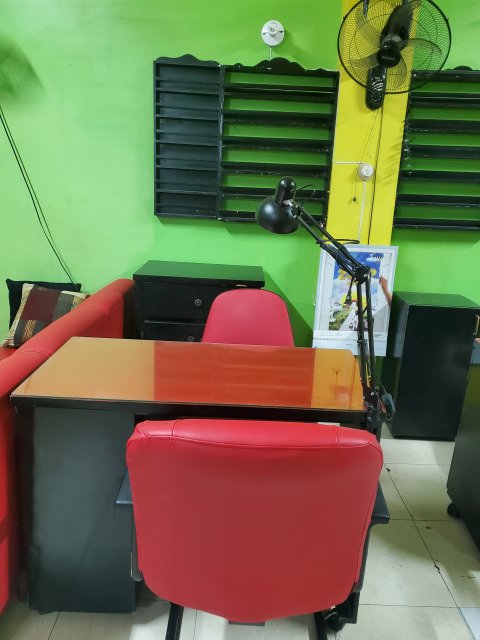 Barber/ Nail Station For Rent