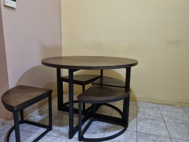 Circular Dining Table With Stool Chairs