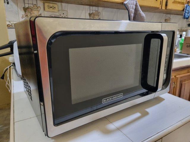 Black+Decker 0.9 Cu Ft Microwave