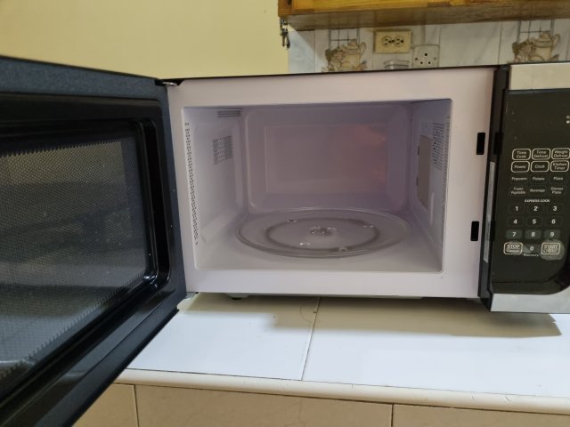 Black+Decker 0.9 Cu Ft Microwave