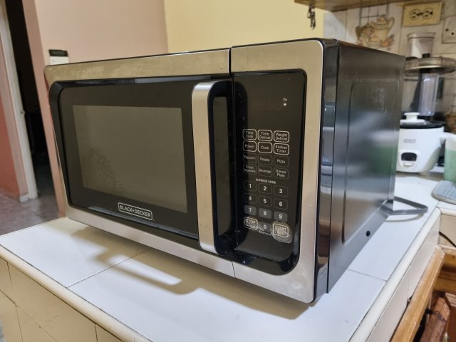 Black+Decker 0.9 Cu Ft Microwave