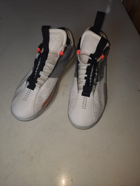 NIKE AIRMAX 720 FOR SALE IN GOOD CONDITION
