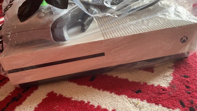 XBOX ONE S 1TB