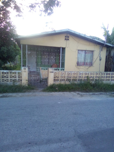 3 Bedroom House For Instant Sale 