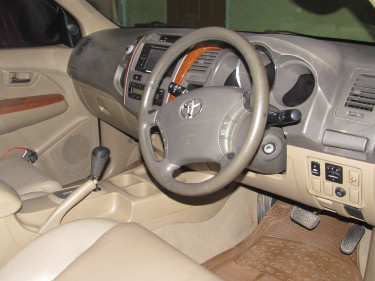 2011 Toyota Fortuner V