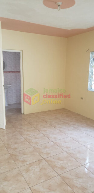 1 Bedroom House