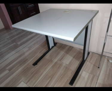 Office Desk, Plz Read Add. Info. Tables & Desks Kingston 