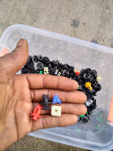 Plastic Clips ,fasteners ,straps And Accessories