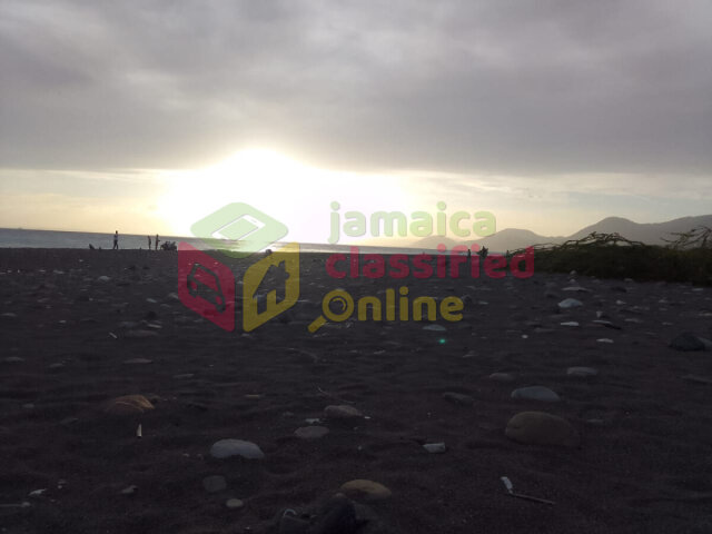 UnWineByTheBeach, River Or Hilltop