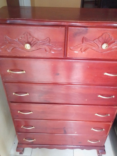 Beautiful 7 Piece Chest Of Drawer