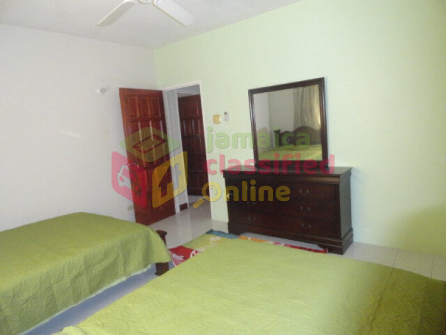 Ground Floor 2 Bedrooms In Coral Gardens