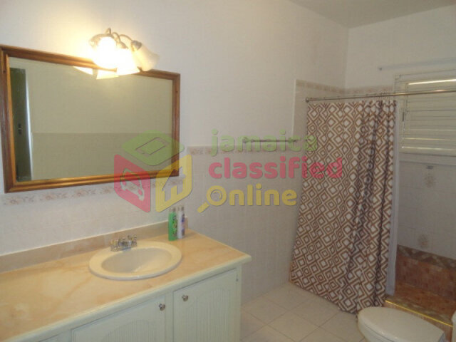 Ground Floor 2 Bedrooms In Coral Gardens