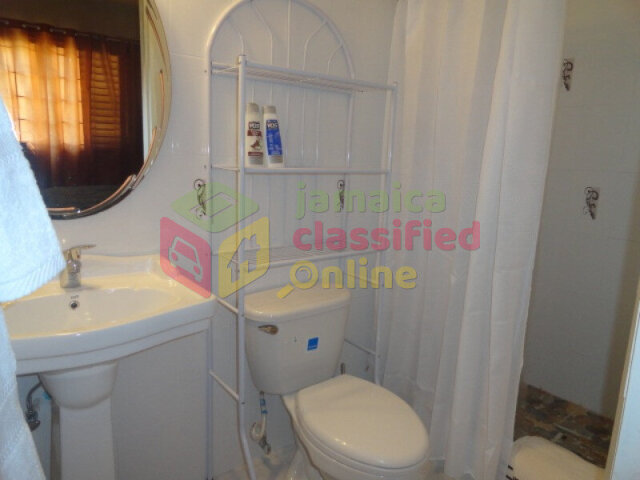 Ground Floor 2 Bedrooms In Coral Gardens