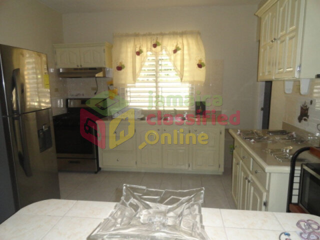 Ground Floor 2 Bedrooms In Coral Gardens
