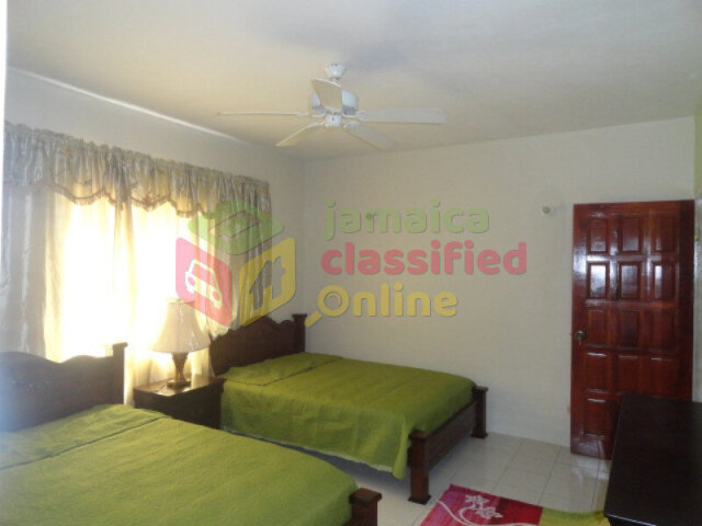 Ground Floor 2 Bedrooms In Coral Gardens