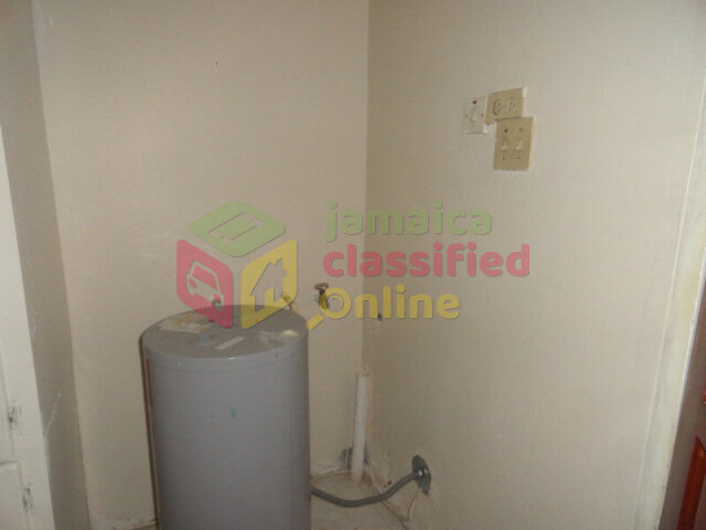 Ground Floor 2 Bedrooms In Coral Gardens