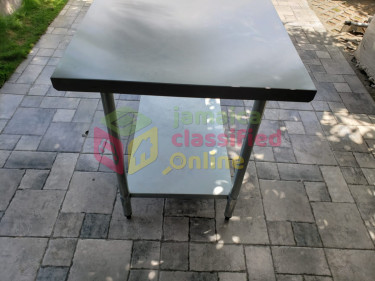 STAINLESS STEEL TABLE