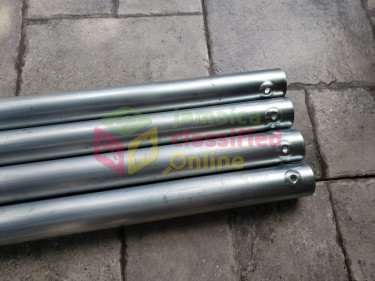 STAINLESS STEEL TABLE