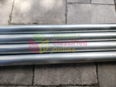 STAINLESS STEEL TABLE