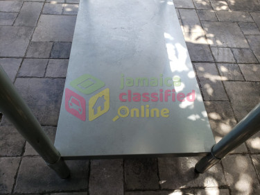 STAINLESS STEEL TABLE