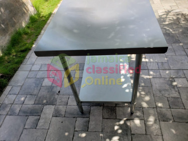 STAINLESS STEEL TABLE
