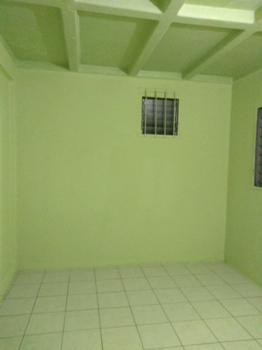 1 Bedroom Shared Bathroom And Kitchen