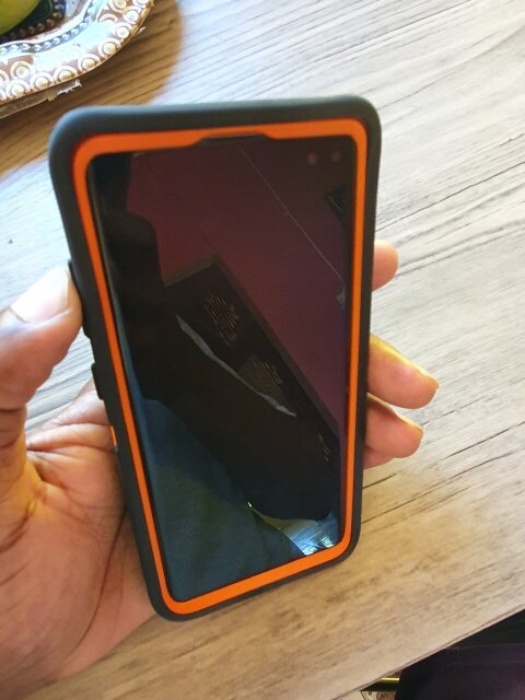 Samsung Galaxy S10+ With Case And Charger