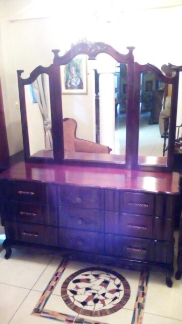 9 Drawer Mahogany Dresser