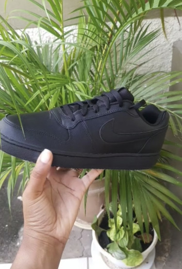 Black Nike 