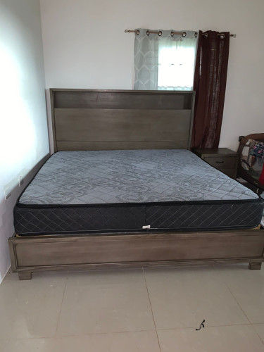 Queen Size Bed With Mattress And Bed Side Drawer