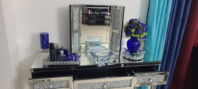 Mirrored Furniture And Home Decor