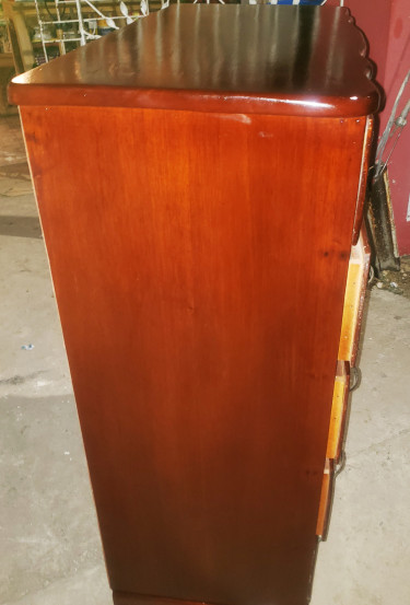 Beautiful Chest Of Drawers (no Scratches 