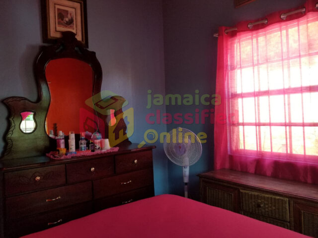 1 Bedroom And Bath For Rent(please Read Descript)