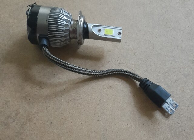 Used Single H7 & H4 Bulb (Very Good Condition)