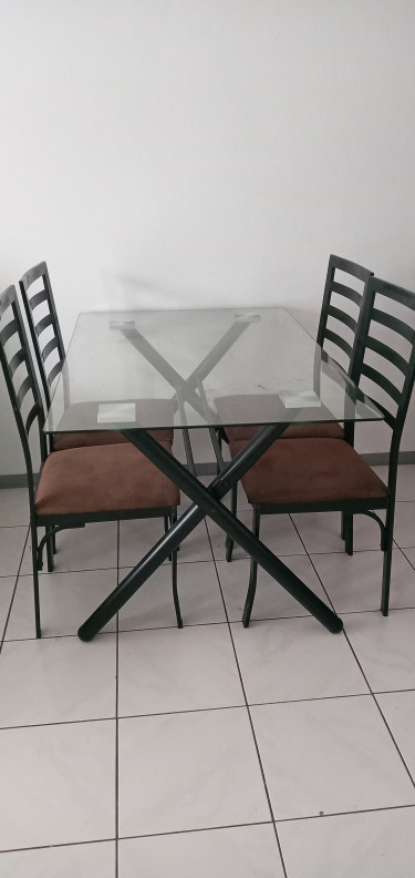 DINING TABLE. Moving Sale