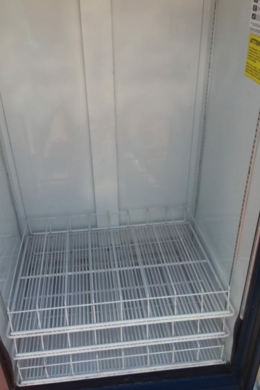 Large Commercial Cooler (Cools Well, Led Lights) 