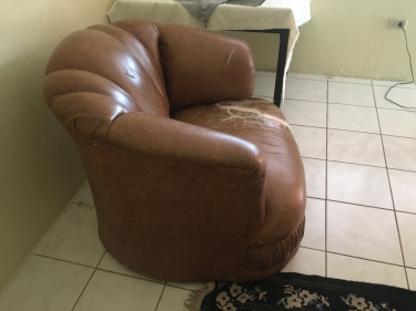 Dresser,Couches