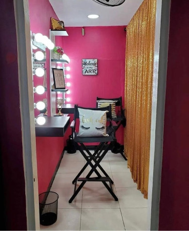 Makeup Booth For Rent